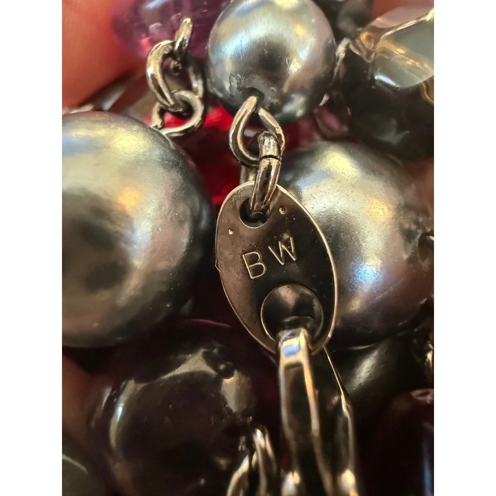 BW beaded station